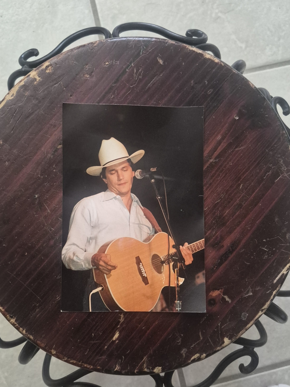 George Strait performing his 1984 tour thru texas.